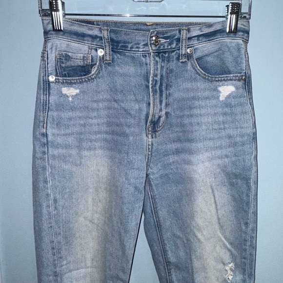 ~american eagle Women's Distressed Blue Jeans - Picture 2 of 6